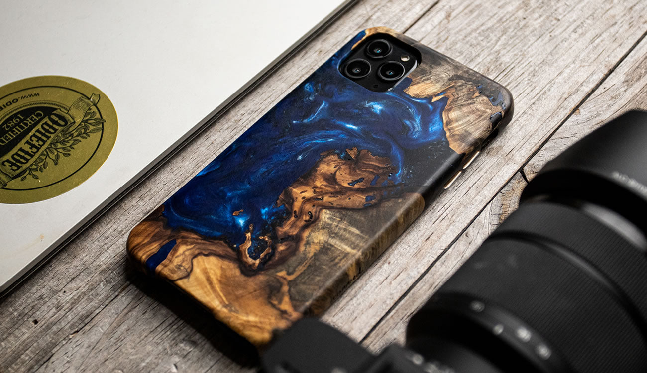 Live Edge Resin Case