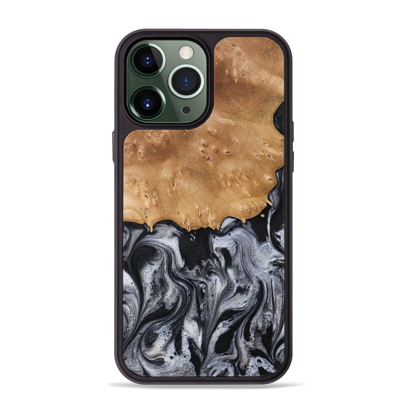 775648-iphone-13-pro-max-phone