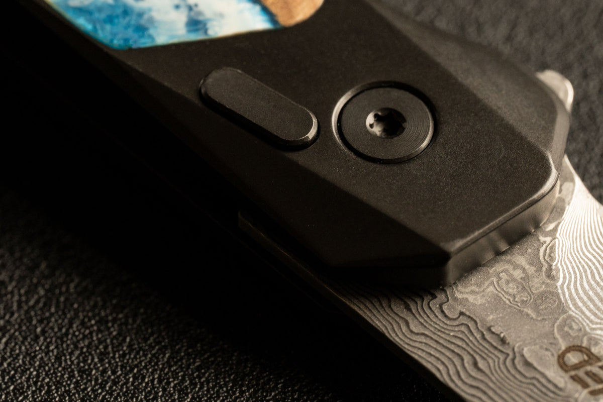 EDC Dark Damascus Detail