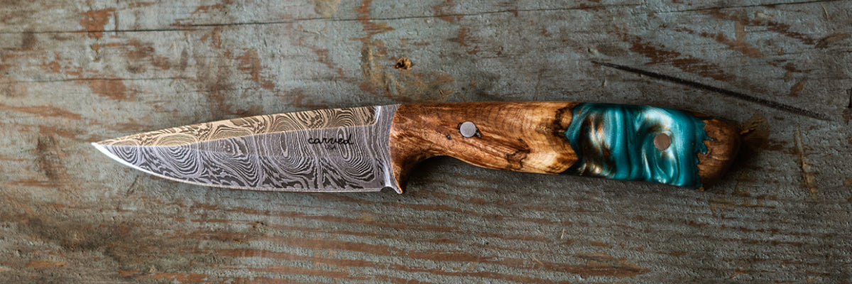 
                Damascus Field Knives