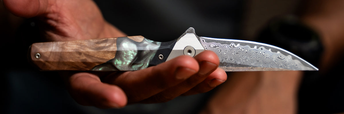 
                Live Edge Pocket Knives