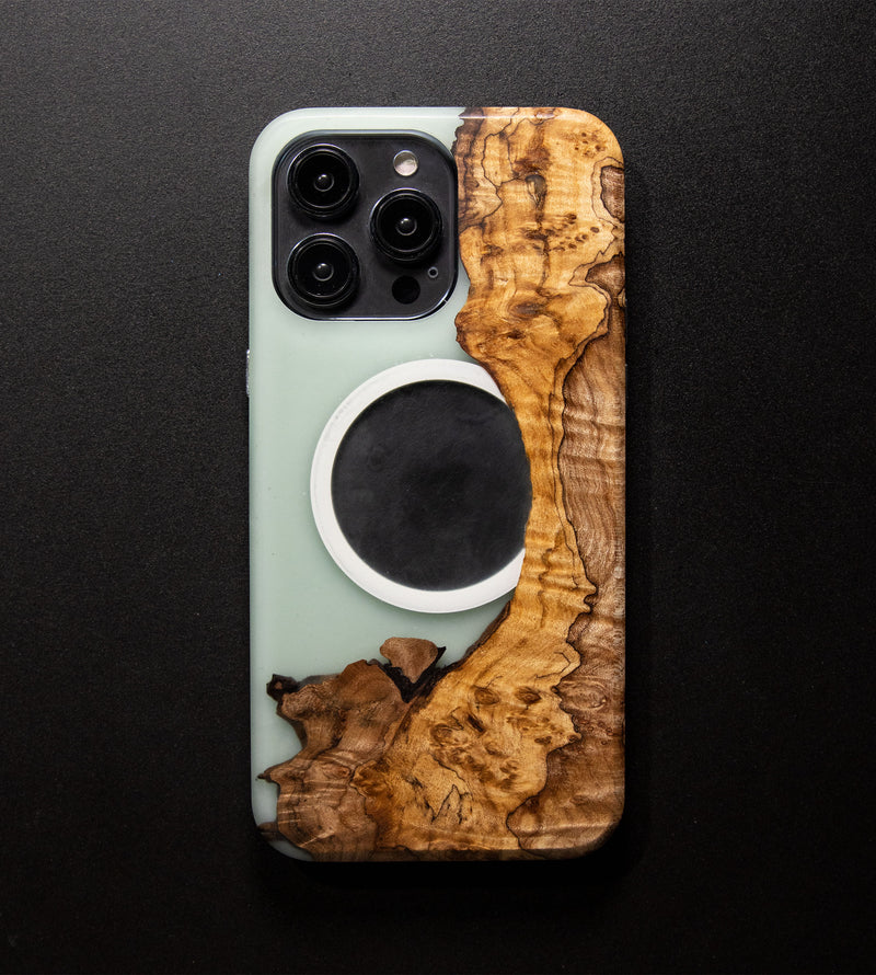Carved Reserve Live Edge Case - iPhone 14 Pro Max (Mila, 136)