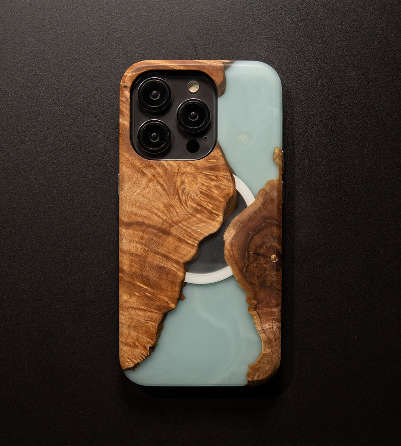 Carved Reserve Live Edge Case - iPhone 14 Pro (Bennett, 215)