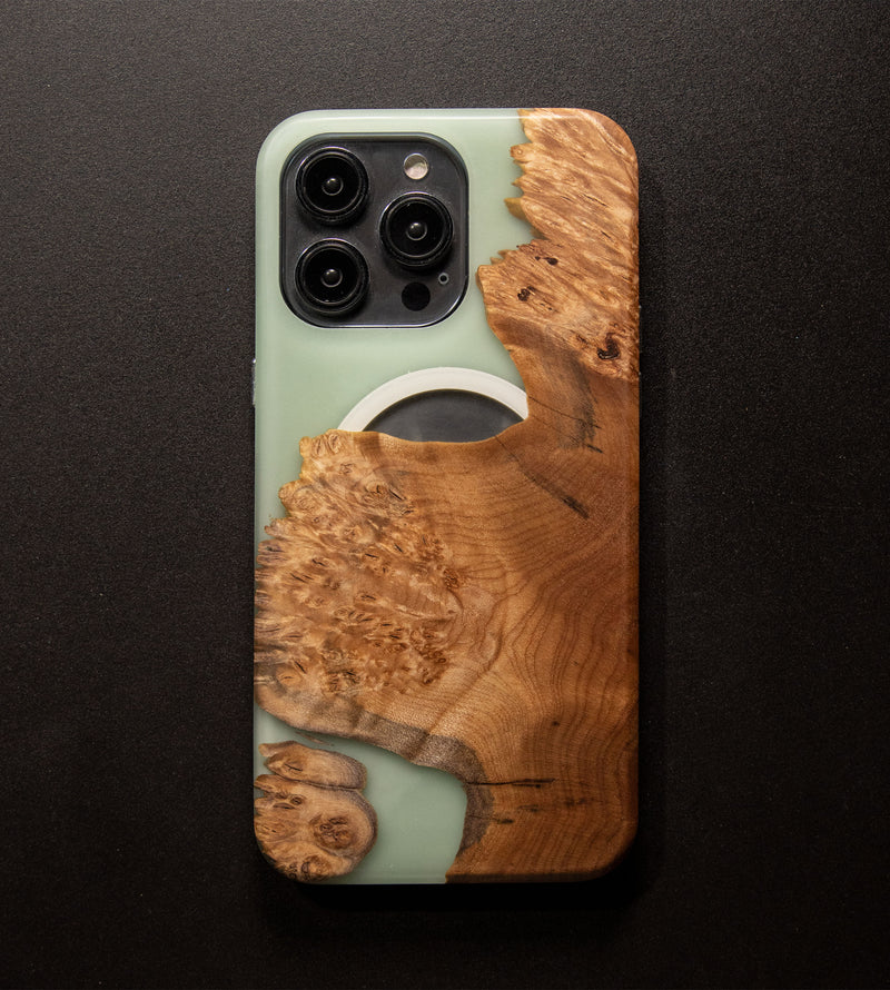 Carved Reserve Live Edge Case - iPhone 14 Pro Max (Kinsley, 188)