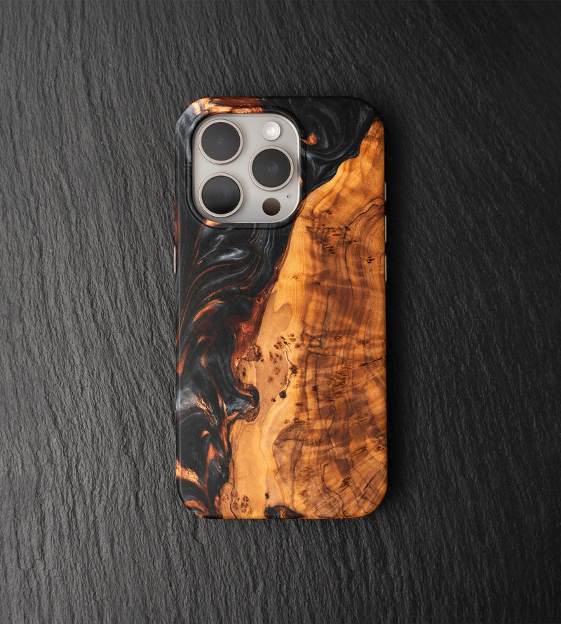 Carved Founders Edition Live Edge Case - iPhone 15 Pro (Serenity, 011)