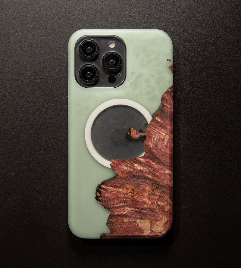 Carved Reserve Live Edge Case - iPhone 14 Pro Max (Matthew, 194)