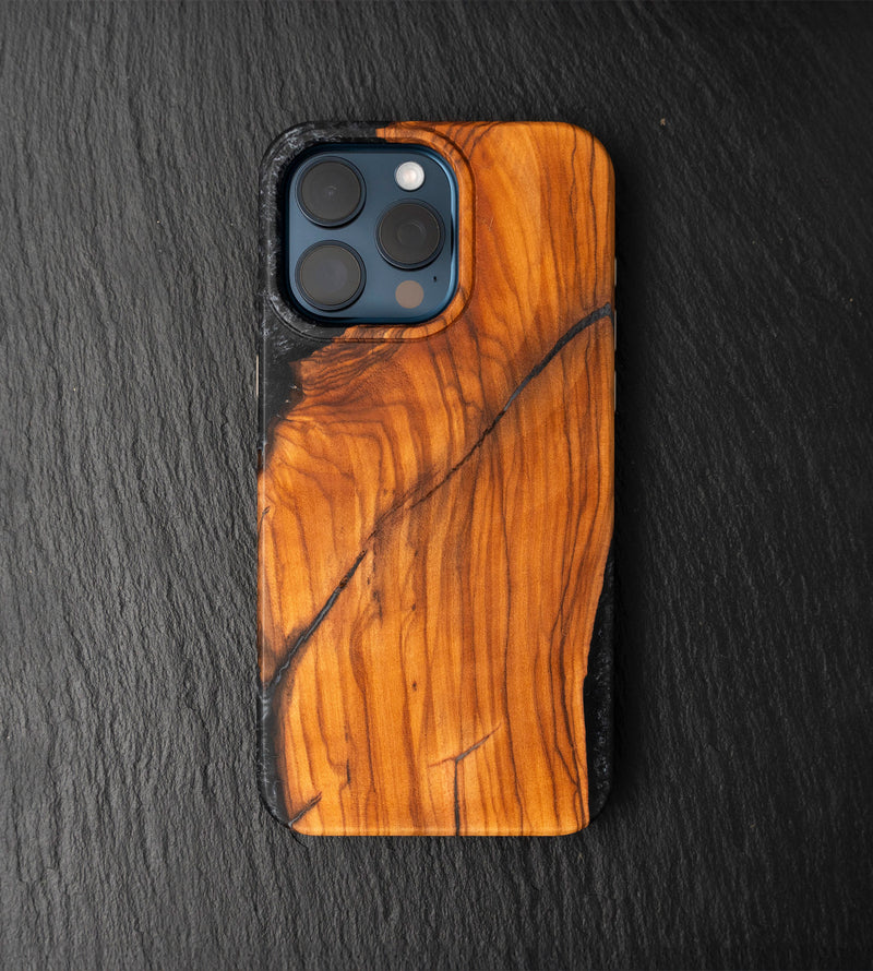Carved Founders Edition Live Edge Case - iPhone 15 Pro Max (Nectar, 019)