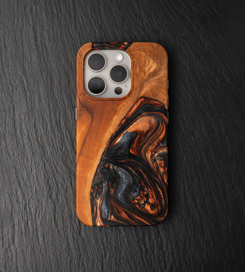 Carved Founders Edition Live Edge Case - iPhone 15 Pro (Elysium, 005)