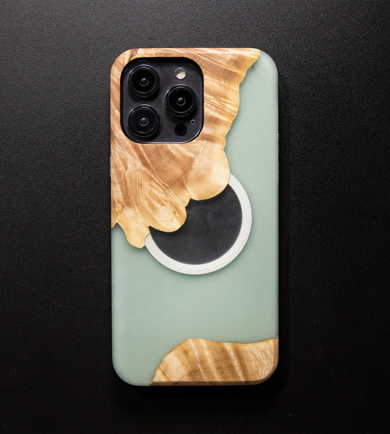 Carved Reserve Live Edge Case - iPhone 14 Pro Max (Aurora, 132)