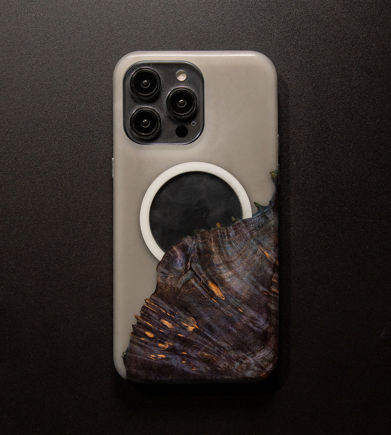 Carved Reserve Live Edge Case - iPhone 14 Pro Max (Sophie, 207)