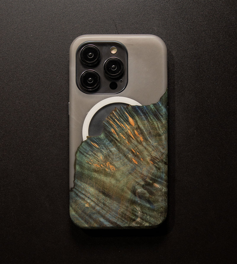 Carved Reserve Live Edge Case - iPhone 14 Pro (Claire, 250)