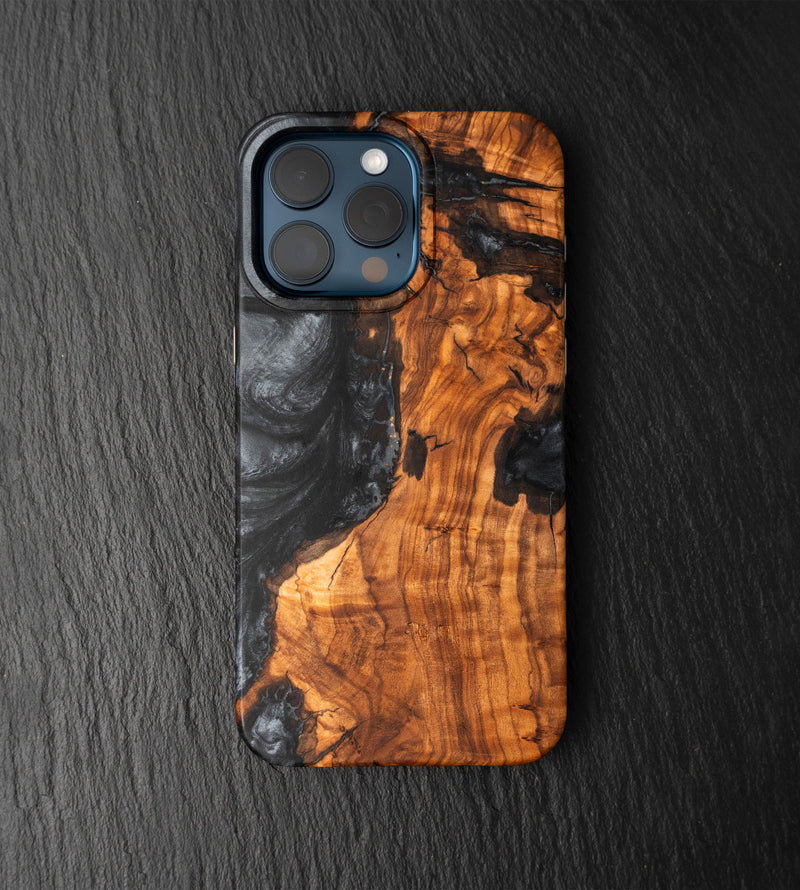 Carved Founders Edition Live Edge Case - iPhone 15 Pro Max (Genesis, 013)